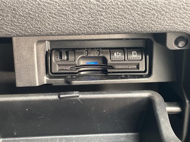 セレナ ハイウェイスター　Ｇ　プロパイロットＥＤ　プロパイロット　純正９型ナビ　純正フリップダウンモニター　フルセグＴＶ　バックカメラ　アイドリングストップ　衝突被害軽減ブレーキ　レーンアシスト　ＬＥＤヘッドライト　ＥＴＣ　スマートキー　禁煙車（12枚目）