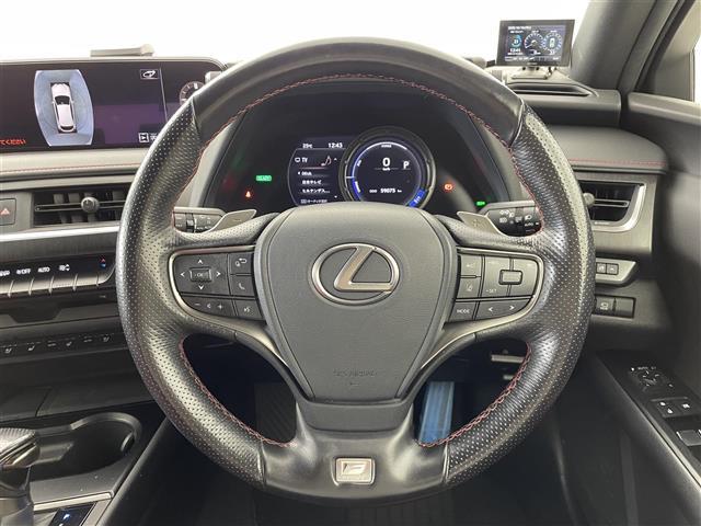 UX UX250h Fスポーツ ムーンルーフ パノラミックビューモニター 三眼LEDヘッドランプ Fスポーツ専用赤本革シート シートベンチレーション ブラインドスポットモニター カラーヘッドアップディスプレイ ドライブレコーダー(21枚目)