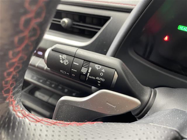 UX UX250h Fスポーツ ムーンルーフ パノラミックビューモニター 三眼LEDヘッドランプ Fスポーツ専用赤本革シート シートベンチレーション ブラインドスポットモニター カラーヘッドアップディスプレイ ドライブレコーダー(23枚目)