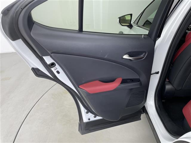 UX UX250h Fスポーツ ムーンルーフ パノラミックビューモニター 三眼LEDヘッドランプ Fスポーツ専用赤本革シート シートベンチレーション ブラインドスポットモニター カラーヘッドアップディスプレイ ドライブレコーダー(40枚目)