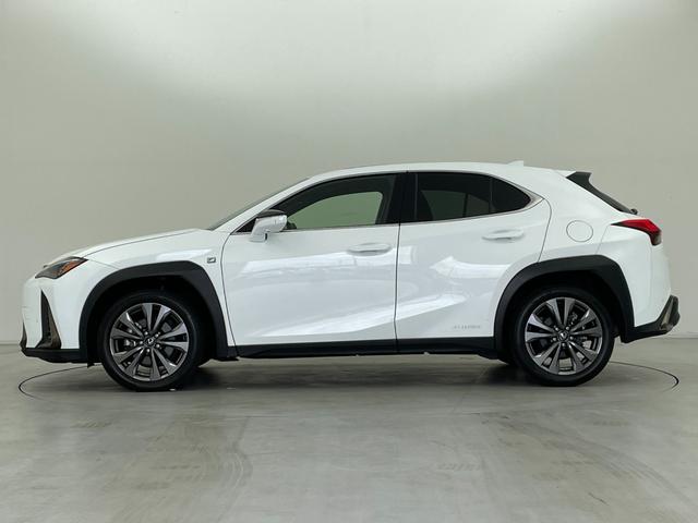 UX UX250h Fスポーツ ムーンルーフ パノラミックビューモニター 三眼LEDヘッドランプ Fスポーツ専用赤本革シート シートベンチレーション ブラインドスポットモニター カラーヘッドアップディスプレイ ドライブレコーダー(49枚目)