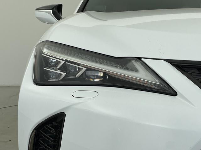 UX UX250h Fスポーツ ムーンルーフ パノラミックビューモニター 三眼LEDヘッドランプ Fスポーツ専用赤本革シート シートベンチレーション ブラインドスポットモニター カラーヘッドアップディスプレイ ドライブレコーダー(52枚目)