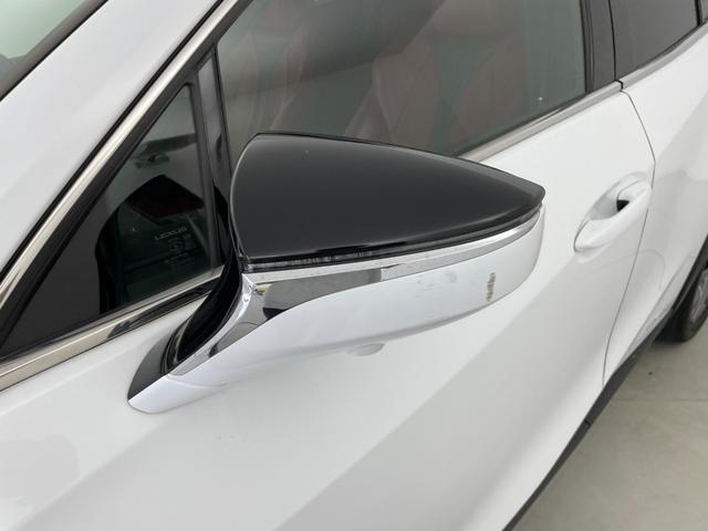 UX UX250h Fスポーツ ムーンルーフ パノラミックビューモニター 三眼LEDヘッドランプ Fスポーツ専用赤本革シート シートベンチレーション ブラインドスポットモニター カラーヘッドアップディスプレイ ドライブレコーダー(59枚目)