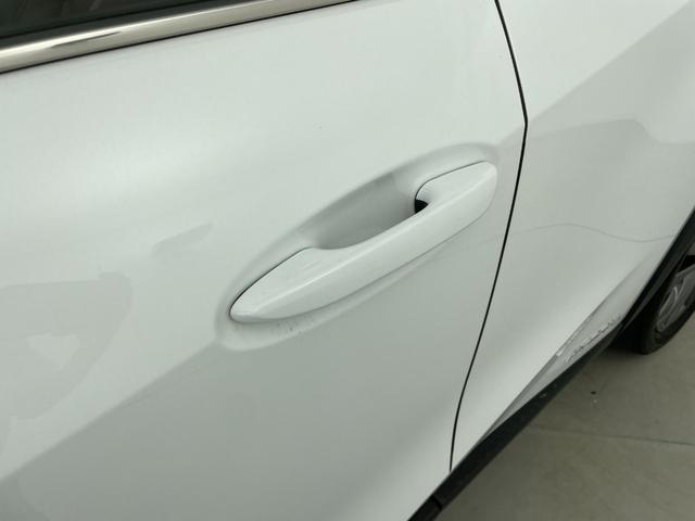 UX UX250h Fスポーツ ムーンルーフ パノラミックビューモニター 三眼LEDヘッドランプ Fスポーツ専用赤本革シート シートベンチレーション ブラインドスポットモニター カラーヘッドアップディスプレイ ドライブレコーダー(60枚目)