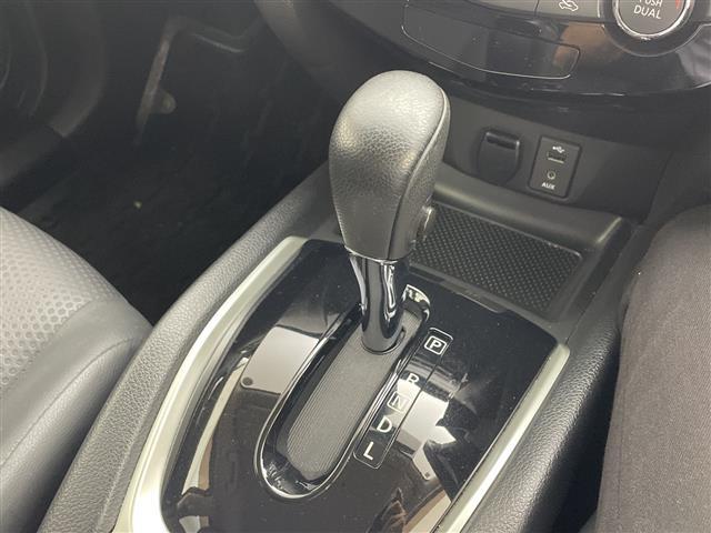 エクストレイル 20X エマージェンシーブレーキパッケージ 純正ナビ 全周囲カメラ シートヒーター 電動リアゲート 衝突被害軽減ブレーキ クルーズコントロール ETC 革巻きステアリング ルーフレール パートタイム4WD LEDライト スマートキー 禁煙車(18枚目)