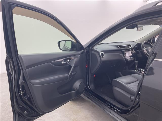 エクストレイル 20X エマージェンシーブレーキパッケージ 純正ナビ 全周囲カメラ シートヒーター 電動リアゲート 衝突被害軽減ブレーキ クルーズコントロール ETC 革巻きステアリング ルーフレール パートタイム4WD LEDライト スマートキー 禁煙車(40枚目)