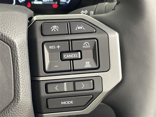 ランドクルーザー250 VX 純正12.3型ナビ 全周囲カメラ サンルーフ JBL ワイヤレス充電 アダクティブクルーズコントロール ハンドルヒーター 電動リアゲート デジタルインナーミラー ルーフレール ETC2.0 禁煙車(14枚目)