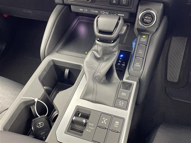 ランドクルーザー250 VX 純正12.3型ナビ 全周囲カメラ サンルーフ JBL ワイヤレス充電 アダクティブクルーズコントロール ハンドルヒーター 電動リアゲート デジタルインナーミラー ルーフレール ETC2.0 禁煙車(18枚目)