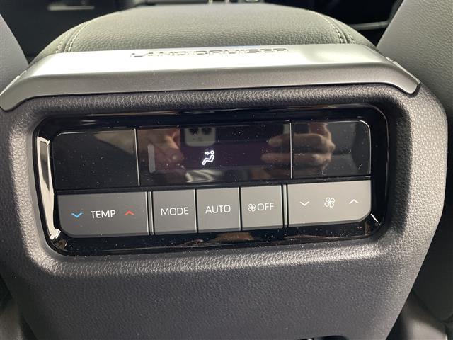 ランドクルーザー250 VX 純正12.3型ナビ 全周囲カメラ サンルーフ JBL ワイヤレス充電 アダクティブクルーズコントロール ハンドルヒーター 電動リアゲート デジタルインナーミラー ルーフレール ETC2.0 禁煙車(26枚目)