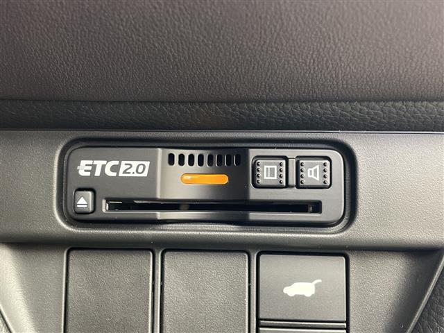 ＺＲ－Ｖ ｅ：ＨＥＶ　Ｚ　純正９型ナビ　ＢＯＳＥサウンド　バックカメラ　ワイヤレス充電　アダクティブクルーズコントロール　電動リアゲート　パドルシフト　レザーシート　前席シートヒーター　ＥＴＣ２．０　ＬＥＤライト　禁煙車（7枚目）