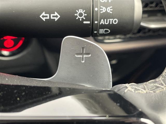 ＺＲ－Ｖ ｅ：ＨＥＶ　Ｚ　純正９型ナビ　ＢＯＳＥサウンド　バックカメラ　ワイヤレス充電　アダクティブクルーズコントロール　電動リアゲート　パドルシフト　レザーシート　前席シートヒーター　ＥＴＣ２．０　ＬＥＤライト　禁煙車（11枚目）