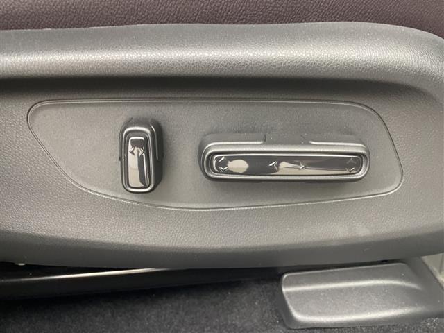 ＺＲ－Ｖ ｅ：ＨＥＶ　Ｚ　純正９型ナビ　ＢＯＳＥサウンド　バックカメラ　ワイヤレス充電　アダクティブクルーズコントロール　電動リアゲート　パドルシフト　レザーシート　前席シートヒーター　ＥＴＣ２．０　ＬＥＤライト　禁煙車（12枚目）