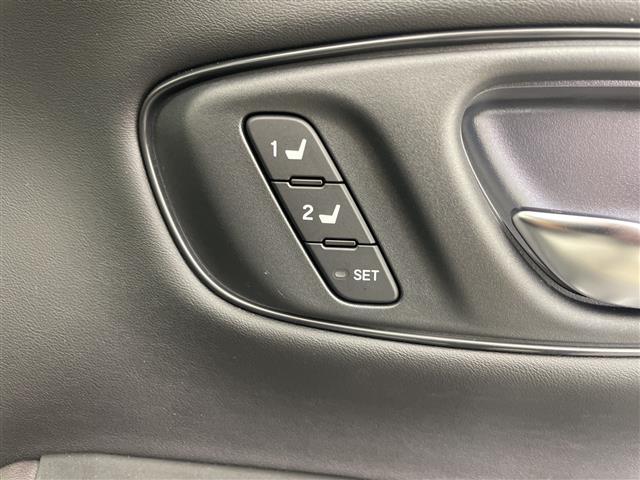 ＺＲ－Ｖ ｅ：ＨＥＶ　Ｚ　純正９型ナビ　ＢＯＳＥサウンド　バックカメラ　ワイヤレス充電　アダクティブクルーズコントロール　電動リアゲート　パドルシフト　レザーシート　前席シートヒーター　ＥＴＣ２．０　ＬＥＤライト　禁煙車（13枚目）