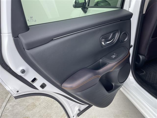 ＺＲ－Ｖ ｅ：ＨＥＶ　Ｚ　純正９型ナビ　ＢＯＳＥサウンド　バックカメラ　ワイヤレス充電　アダクティブクルーズコントロール　電動リアゲート　パドルシフト　レザーシート　前席シートヒーター　ＥＴＣ２．０　ＬＥＤライト　禁煙車（41枚目）