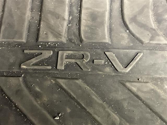 ＺＲ－Ｖ ｅ：ＨＥＶ　Ｚ　純正９型ナビ　ＢＯＳＥサウンド　バックカメラ　ワイヤレス充電　アダクティブクルーズコントロール　電動リアゲート　パドルシフト　レザーシート　前席シートヒーター　ＥＴＣ２．０　ＬＥＤライト　禁煙車（42枚目）