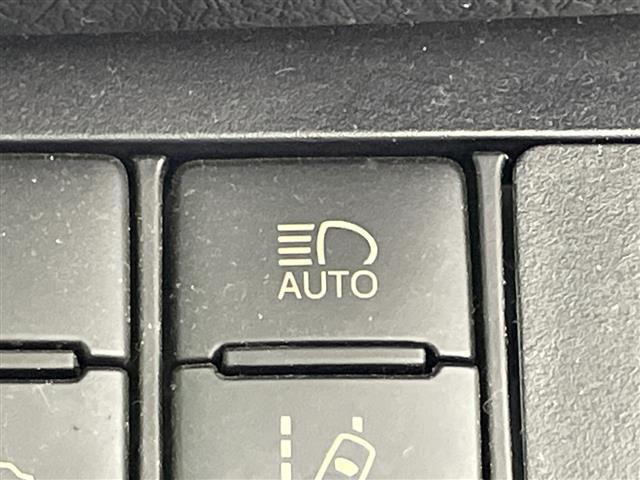 シエンタ G 純正7型ナビ フルセグTV バックカメラ 両側電動スライドドア 衝突被害軽減システム レーンアシスト ステアリグスイッチ オートマチックハイビーム LEDオートライト ETC スマートキー 禁煙車(9枚目)