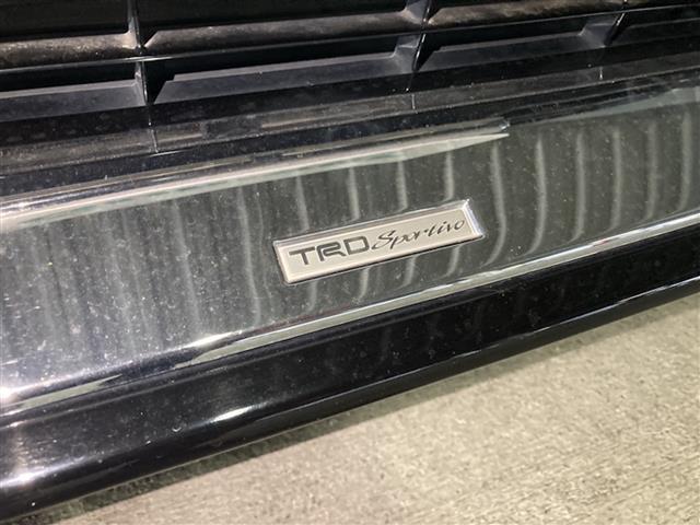 ヴォクシー ハイブリッドZS 煌III TRDフルエアロ アルパイン11型ナビ HDMI フルセグ バックカメラ 両側電動スライドドア シートヒーター 衝突被害軽減ブレーキ クルーズコントロール 前後ドラレコ ETC LED スマートキー(3枚目)