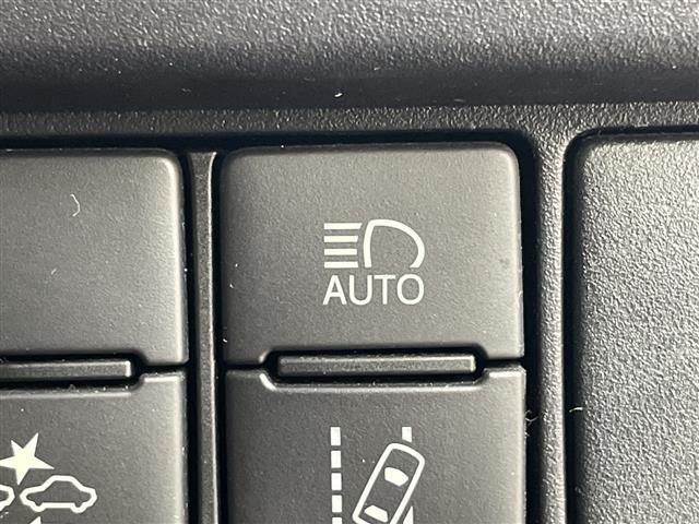 ヴォクシー ハイブリッドZS 煌III TRDフルエアロ アルパイン11型ナビ HDMI フルセグ バックカメラ 両側電動スライドドア シートヒーター 衝突被害軽減ブレーキ クルーズコントロール 前後ドラレコ ETC LED スマートキー(13枚目)