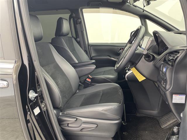 ヴォクシー ハイブリッドZS 煌III TRDフルエアロ アルパイン11型ナビ HDMI フルセグ バックカメラ 両側電動スライドドア シートヒーター 衝突被害軽減ブレーキ クルーズコントロール 前後ドラレコ ETC LED スマートキー(14枚目)