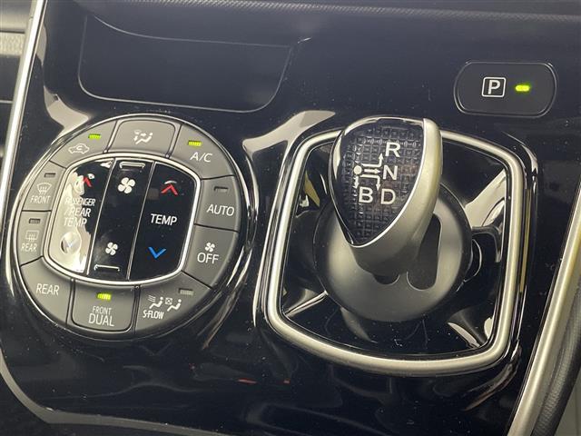 ヴォクシー ハイブリッドZS 煌III TRDフルエアロ アルパイン11型ナビ HDMI フルセグ バックカメラ 両側電動スライドドア シートヒーター 衝突被害軽減ブレーキ クルーズコントロール 前後ドラレコ ETC LED スマートキー(22枚目)