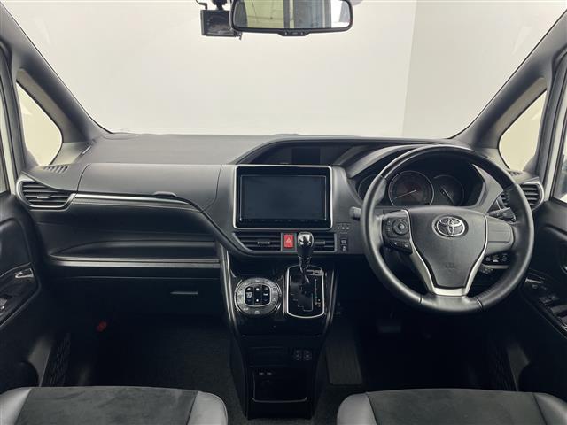 エスクァイア Gi プレミアムパッケージ ブラックテーラード 純正9型ナビ 純正12.1型後席モニター バックカメラ 衝突被害軽減ブレーキ 両側電動スライドドア 前後ドラレコ ビルトインETC ハーフレザーシート シートヒーター ハンドルヒーター LED 禁煙車(2枚目)