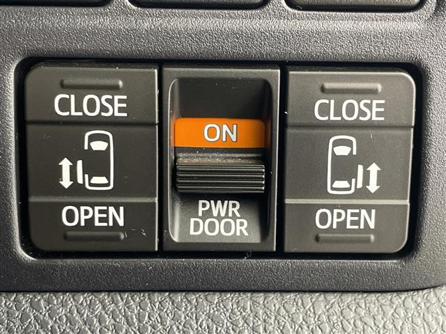 エスクァイア Gi プレミアムパッケージ ブラックテーラード 純正9型ナビ 純正12.1型後席モニター バックカメラ 衝突被害軽減ブレーキ 両側電動スライドドア 前後ドラレコ ビルトインETC ハーフレザーシート シートヒーター ハンドルヒーター LED 禁煙車(8枚目)