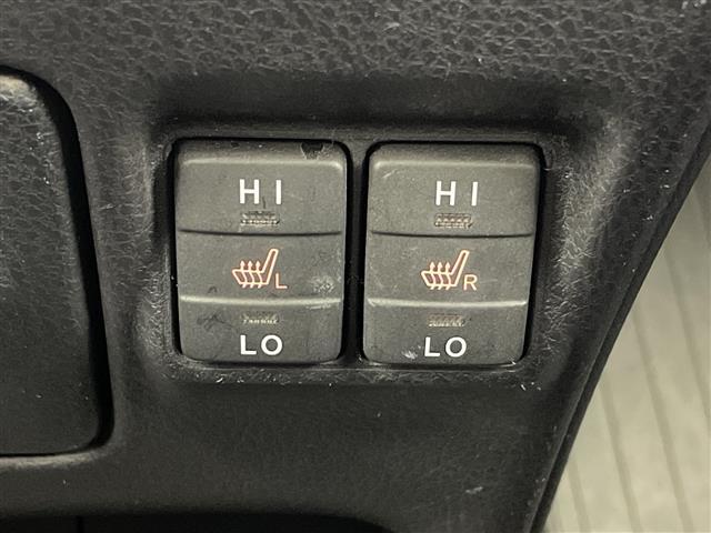 エスクァイア Gi プレミアムパッケージ ブラックテーラード 純正9型ナビ 純正12.1型後席モニター バックカメラ 衝突被害軽減ブレーキ 両側電動スライドドア 前後ドラレコ ビルトインETC ハーフレザーシート シートヒーター ハンドルヒーター LED 禁煙車(9枚目)