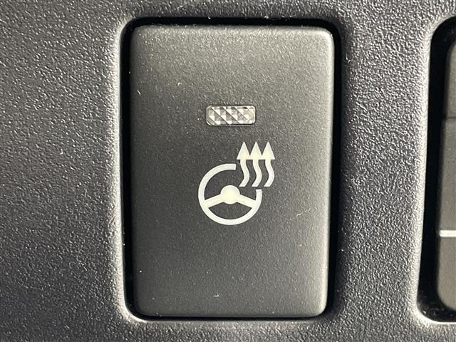 エスクァイア Gi プレミアムパッケージ ブラックテーラード 純正9型ナビ 純正12.1型後席モニター バックカメラ 衝突被害軽減ブレーキ 両側電動スライドドア 前後ドラレコ ビルトインETC ハーフレザーシート シートヒーター ハンドルヒーター LED 禁煙車(10枚目)