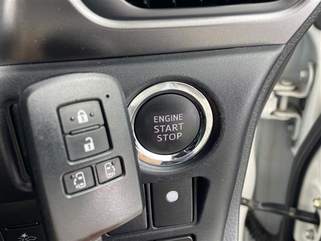 エスクァイア Gi プレミアムパッケージ ブラックテーラード 純正9型ナビ 純正12.1型後席モニター バックカメラ 衝突被害軽減ブレーキ 両側電動スライドドア 前後ドラレコ ビルトインETC ハーフレザーシート シートヒーター ハンドルヒーター LED 禁煙車(11枚目)