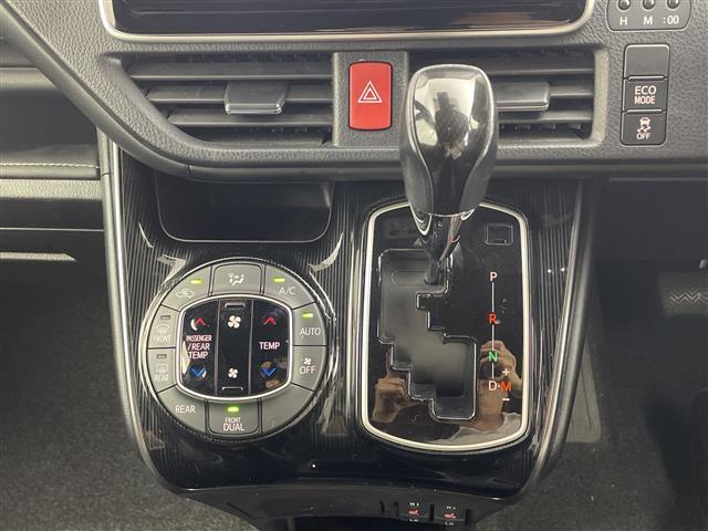 エスクァイア Gi プレミアムパッケージ ブラックテーラード 純正9型ナビ 純正12.1型後席モニター バックカメラ 衝突被害軽減ブレーキ 両側電動スライドドア 前後ドラレコ ビルトインETC ハーフレザーシート シートヒーター ハンドルヒーター LED 禁煙車(22枚目)