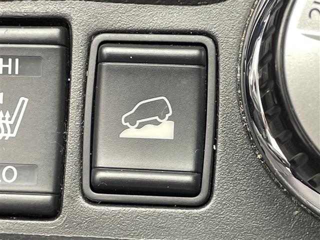 エクストレイル 20Xt エマージェンシーブレーキパッケージ 純正ナビ フルセグTV 全周囲カメラ 電動リアゲート ダウンヒルアシストコントロール レザーシート シートヒーター エアーシート ステアリングスイッチ クルーズコントロール ビルトインETC 禁煙車(14枚目)