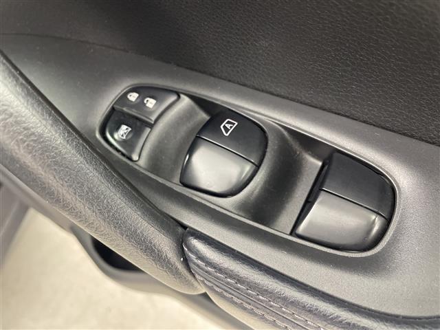 エクストレイル 20Xt エマージェンシーブレーキパッケージ 純正ナビ フルセグTV 全周囲カメラ 電動リアゲート ダウンヒルアシストコントロール レザーシート シートヒーター エアーシート ステアリングスイッチ クルーズコントロール ビルトインETC 禁煙車(24枚目)