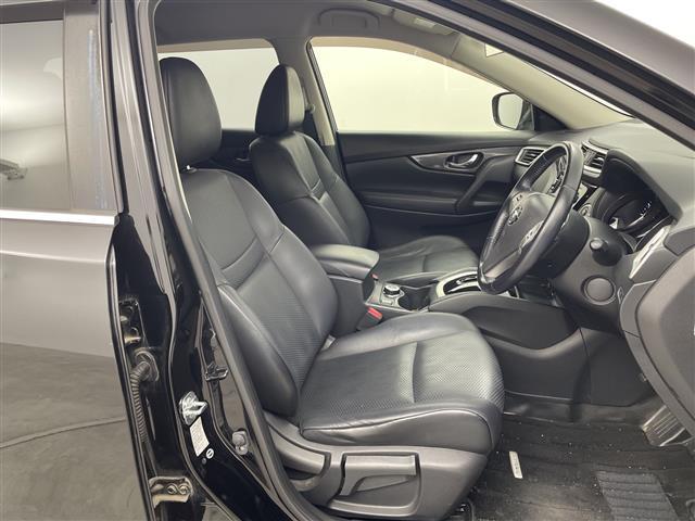 エクストレイル 20Xt エマージェンシーブレーキパッケージ 純正ナビ フルセグTV 全周囲カメラ 電動リアゲート ダウンヒルアシストコントロール レザーシート シートヒーター エアーシート ステアリングスイッチ クルーズコントロール ビルトインETC 禁煙車(26枚目)