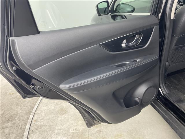 エクストレイル 20Xt エマージェンシーブレーキパッケージ 純正ナビ フルセグTV 全周囲カメラ 電動リアゲート ダウンヒルアシストコントロール レザーシート シートヒーター エアーシート ステアリングスイッチ クルーズコントロール ビルトインETC 禁煙車(36枚目)