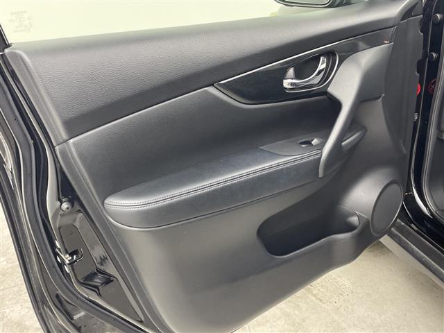 エクストレイル 20Xt エマージェンシーブレーキパッケージ 純正ナビ フルセグTV 全周囲カメラ 電動リアゲート ダウンヒルアシストコントロール レザーシート シートヒーター エアーシート ステアリングスイッチ クルーズコントロール ビルトインETC 禁煙車(37枚目)