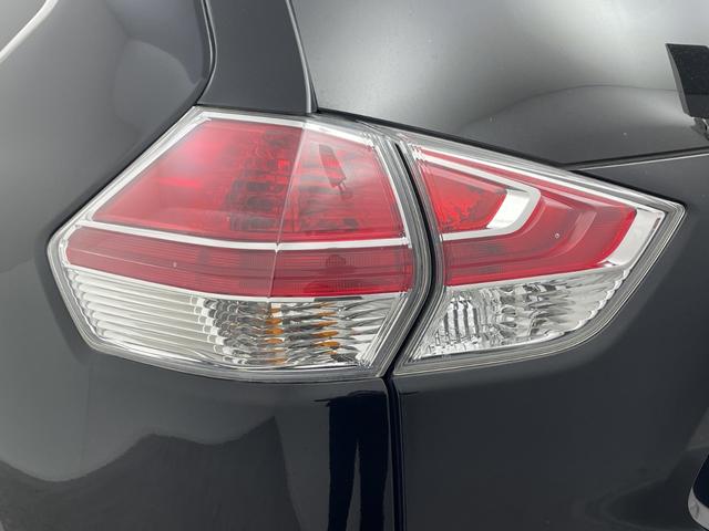 エクストレイル 20Xt エマージェンシーブレーキパッケージ 純正ナビ フルセグTV 全周囲カメラ 電動リアゲート ダウンヒルアシストコントロール レザーシート シートヒーター エアーシート ステアリングスイッチ クルーズコントロール ビルトインETC 禁煙車(77枚目)