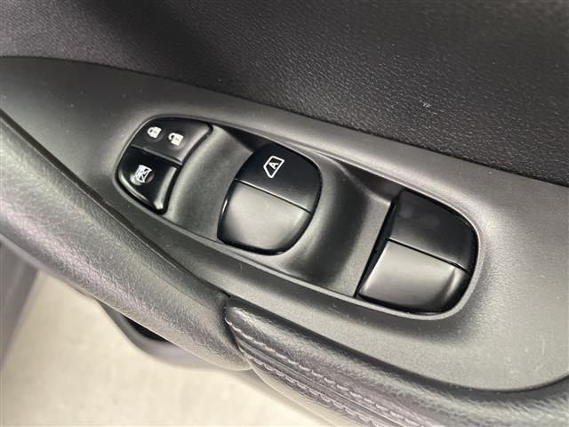 エクストレイル 20Xtt エマージェンシーブレーキパッケージ 純正ナビ 4WD 全周囲カメラ 電動リアゲート クルーズコントロール BSM レーンキープアシスト 前後ドラレコ ETC 前席シートヒーター ダウンヒルアシスト コーナーセンサー スマートキ 禁煙車(18枚目)