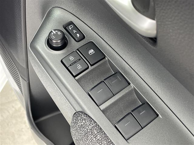 シエンタ ハイブリッドZ 登録済未使用車 純正10.5型ナビ 全周囲カメラ 両側電動スライド アダプティブクルーズコントロール 衝突被害軽減ブレーキ ビルトインETC ステアリングヒーター BSM LED スマートキー 禁煙車(31枚目)