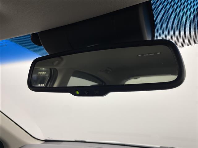 ヴェゼル ハイブリッドZ 純正7型ナビ ワンセグTV バックカメラ シートヒーター ハーフレザーシート クルーズコントロール パドルシフト ステアリングスイッチ プッシュスタート スタッドレスタイヤ4本積込 ETC 禁煙車(16枚目)