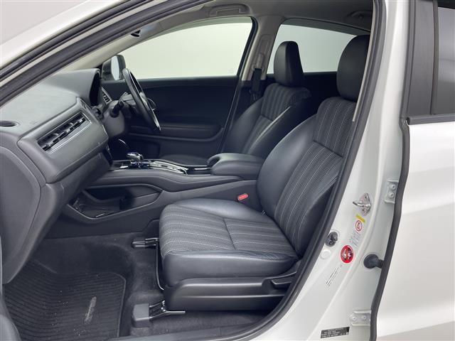 ヴェゼル ハイブリッドZ 純正7型ナビ ワンセグTV バックカメラ シートヒーター ハーフレザーシート クルーズコントロール パドルシフト ステアリングスイッチ プッシュスタート スタッドレスタイヤ4本積込 ETC 禁煙車(31枚目)