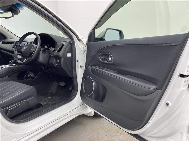 ヴェゼル ハイブリッドZ 純正7型ナビ ワンセグTV バックカメラ シートヒーター ハーフレザーシート クルーズコントロール パドルシフト ステアリングスイッチ プッシュスタート スタッドレスタイヤ4本積込 ETC 禁煙車(40枚目)