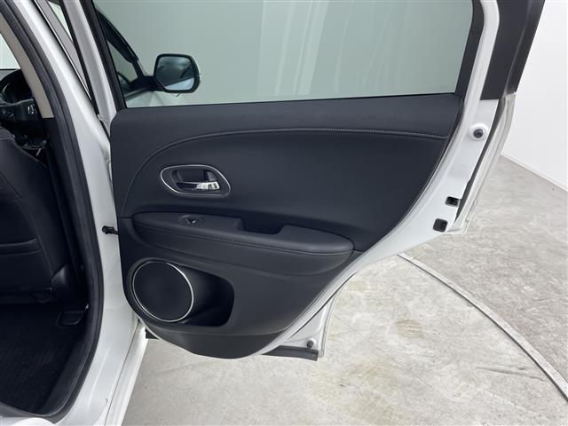 ヴェゼル ハイブリッドZ 純正7型ナビ ワンセグTV バックカメラ シートヒーター ハーフレザーシート クルーズコントロール パドルシフト ステアリングスイッチ プッシュスタート スタッドレスタイヤ4本積込 ETC 禁煙車(41枚目)