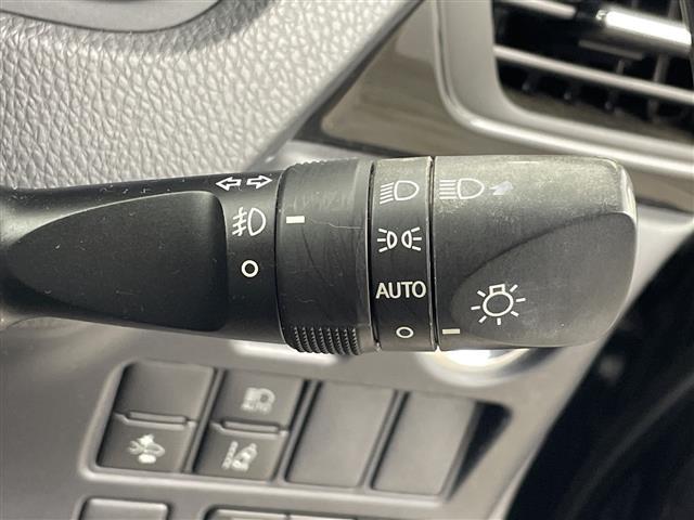 エスクァイア Ｇｉ　純正ナビ　両側電動スライドドア　クルーズコントロール　ハーフレザーシート　ウッドコンビステア　前席シートヒーター　衝突被害軽減ブレーキ　レーンキープアシスト　ＥＴＣ　ＬＥＤ　オートハイビーム　禁煙（20枚目）