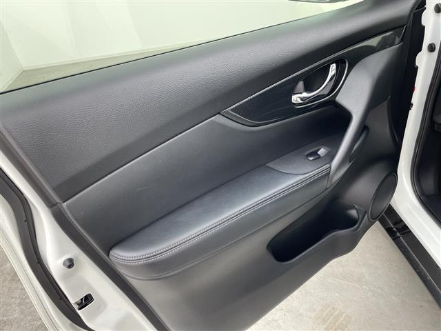 エクストレイル 20X エマージェンシーブレーキパッケージ 純正ナビ 全周囲カメラ 衝突被害軽減ブレーキ 前席シートヒーター クリアランスソナー ダウンヒルアシスト BSM クルーズコントロール レーンキープアシスト ドラレコ ビルトインETC LED 禁煙車(38枚目)