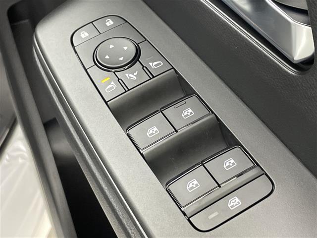 セレナ e-パワー ハイウェイスターV 登録済未使用車 純正12.3型ナビ 純正11型後席モニター 両側電動スライドドア プロパイロット ワイヤレス充電 全周囲カメラ デジタルインナーミラー BMS レーンキープアシスト ETC 禁煙車(29枚目)