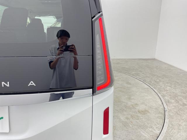 セレナ e-パワー ハイウェイスターV 登録済未使用車 純正12.3型ナビ 純正11型後席モニター 両側電動スライドドア プロパイロット ワイヤレス充電 全周囲カメラ デジタルインナーミラー BMS レーンキープアシスト ETC 禁煙車(67枚目)