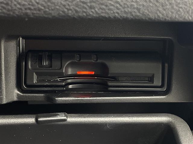 セレナ ハイウェイスター 純正11型後席モニター 純正9型ナビ フルセグTV 全周囲カメラ デジタルインナーミラー アダプティブクルーズコントロール 衝突被害軽減システム 両側電動スライドドア 電動パーキング ETC 禁煙車(12枚目)