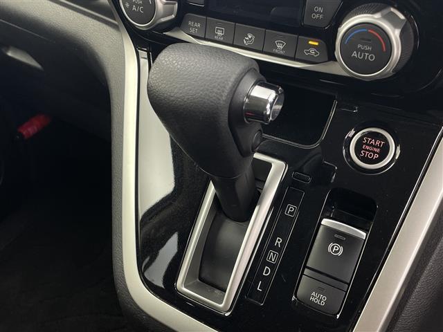 セレナ ハイウェイスター 純正11型後席モニター 純正9型ナビ フルセグTV 全周囲カメラ デジタルインナーミラー アダプティブクルーズコントロール 衝突被害軽減システム 両側電動スライドドア 電動パーキング ETC 禁煙車(18枚目)