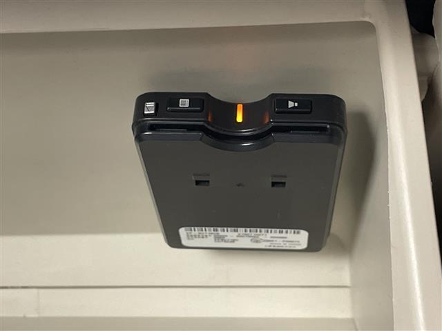 シエンタ G モデリスタエアロ ナビ バックカメラ 両側電動スライドドア 衝突被害軽減ブレーキ プリクラッシュセーフティ レーンキープアシスト オートハイビーム フォグ フルセグTV スマートキー 禁煙車(10枚目)