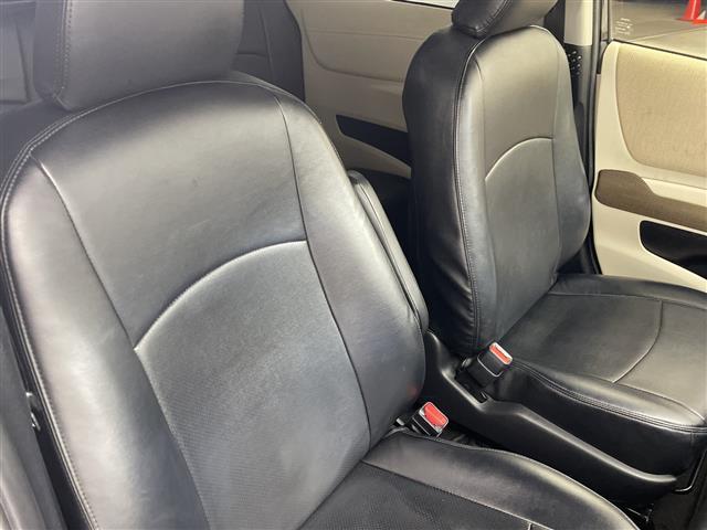 シエンタ G モデリスタエアロ ナビ バックカメラ 両側電動スライドドア 衝突被害軽減ブレーキ プリクラッシュセーフティ レーンキープアシスト オートハイビーム フォグ フルセグTV スマートキー 禁煙車(31枚目)